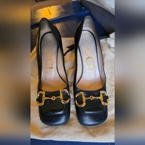 Gucci Black Leather Pumps with Gold Horsebit Detail